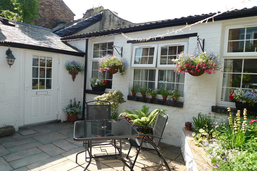 Courtyard Cottage ナレスボロ エクステリア 写真